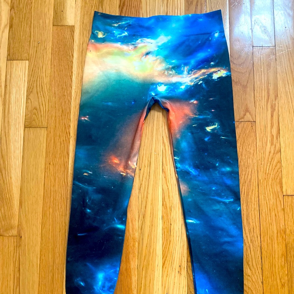 🦋 3/$15 CONNECTION 18 galaxy 3/4 leggings